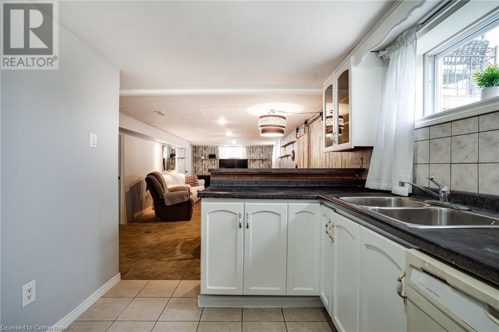 628 DUNN AVENUE Image 32