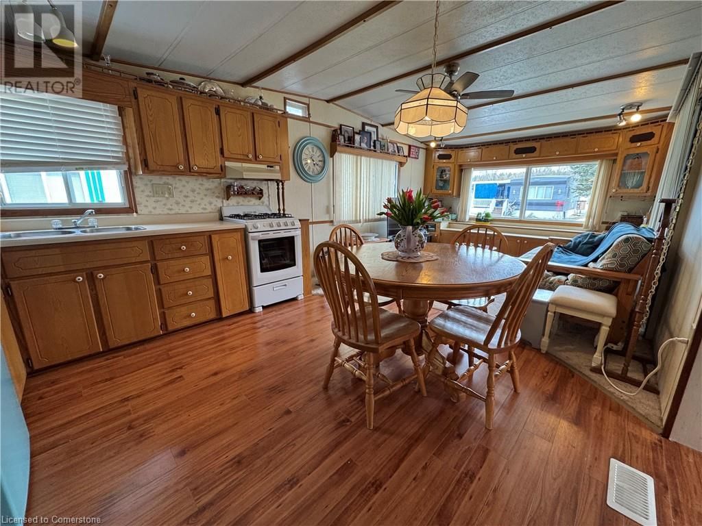 194 - 580 BEAVER CREEK ROAD Image 17