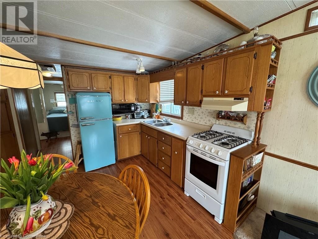 194 - 580 BEAVER CREEK ROAD Image 3