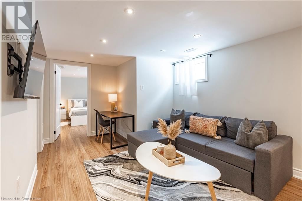 34 BOTHWELL CRESCENT Image 25