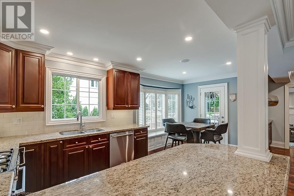 2428 LAKESHORE ROAD Image 11