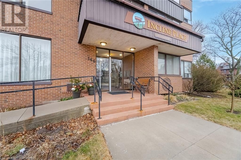 201 - 166 MOUNTAIN PARK AVENUE Image 2