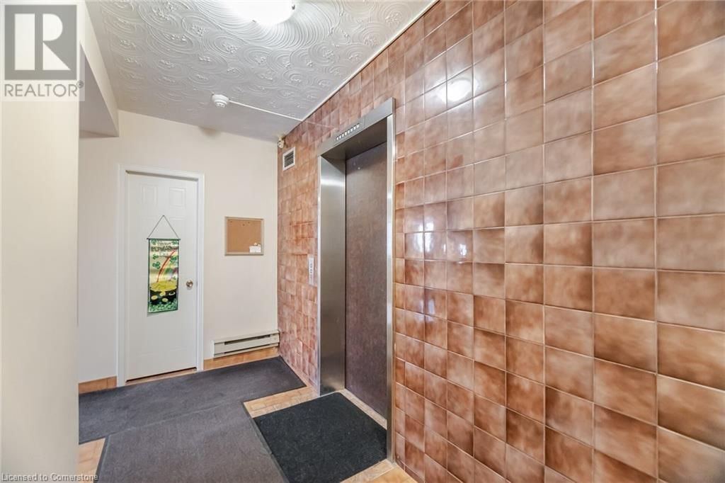 201 - 166 MOUNTAIN PARK AVENUE Image 6