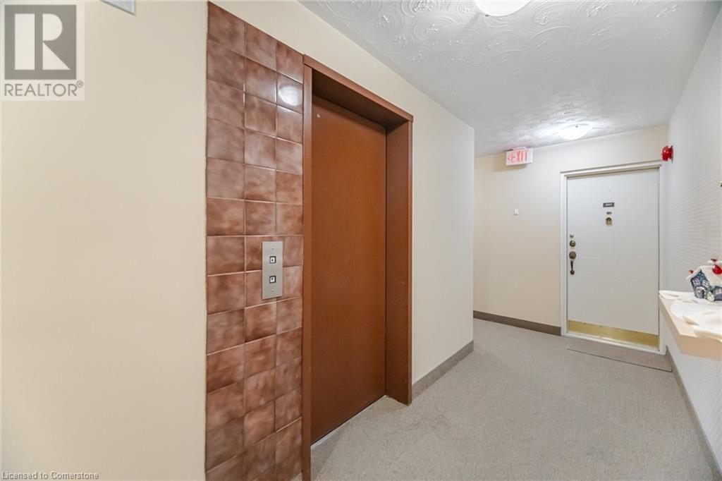 201 - 166 MOUNTAIN PARK AVENUE Image 7