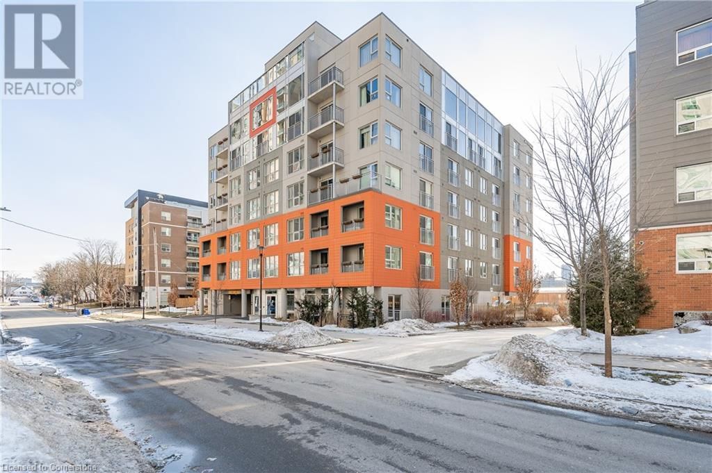 207 - 321 SPRUCE STREET SOUTH Image 3