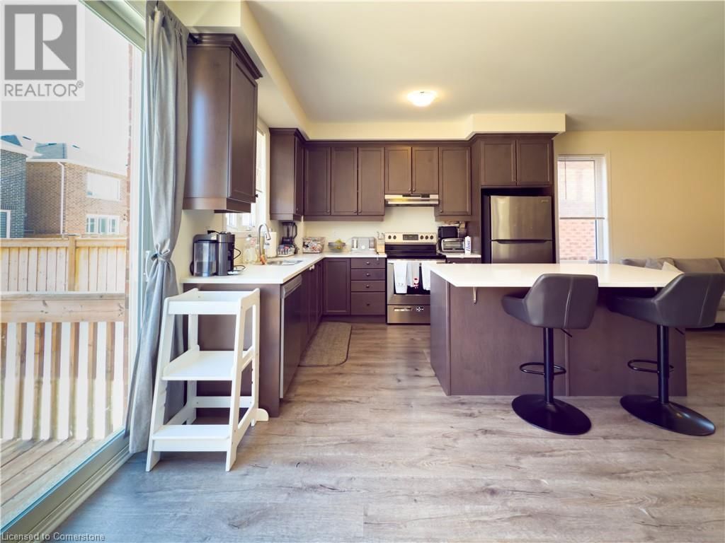 888 SUMAC CRESCENT Image 12