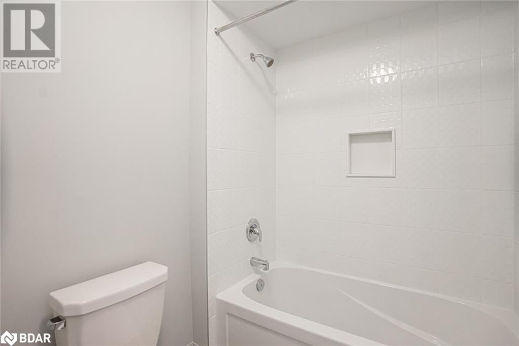 9 AMSTERDAM DRIVE Image 14