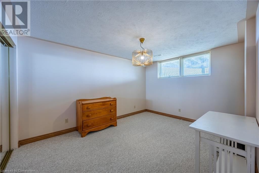 16 DEAN AVENUE Image 26