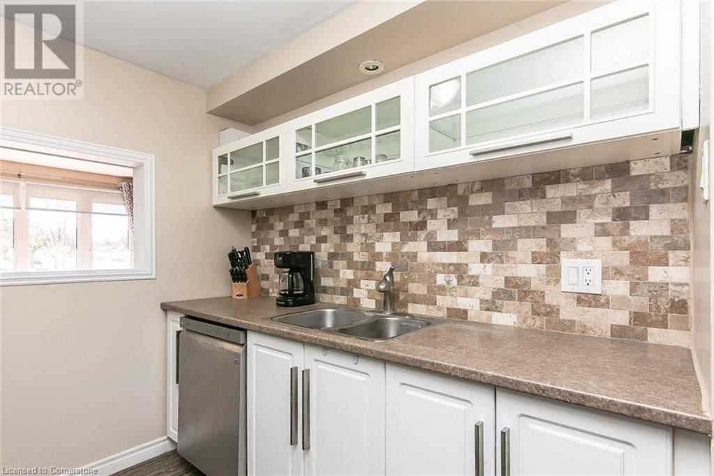 33 - 130 KINGSWOOD DRIVE Image 20
