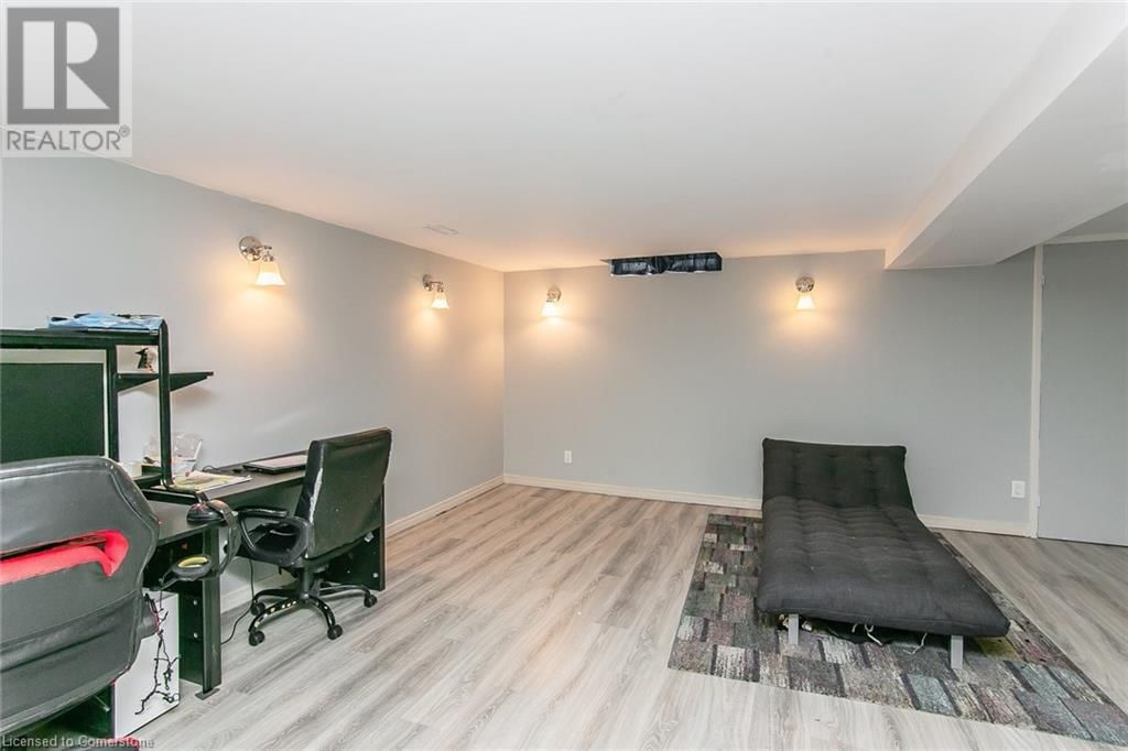 33 - 130 KINGSWOOD DRIVE Image 39