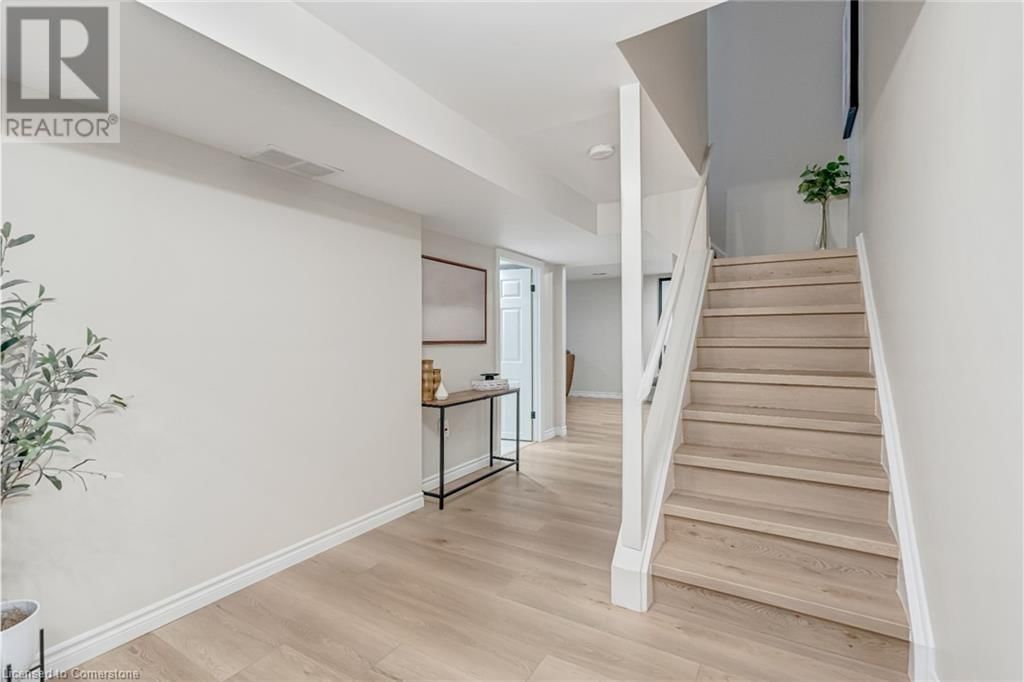 1351 BRYANSTON COURT Image 32