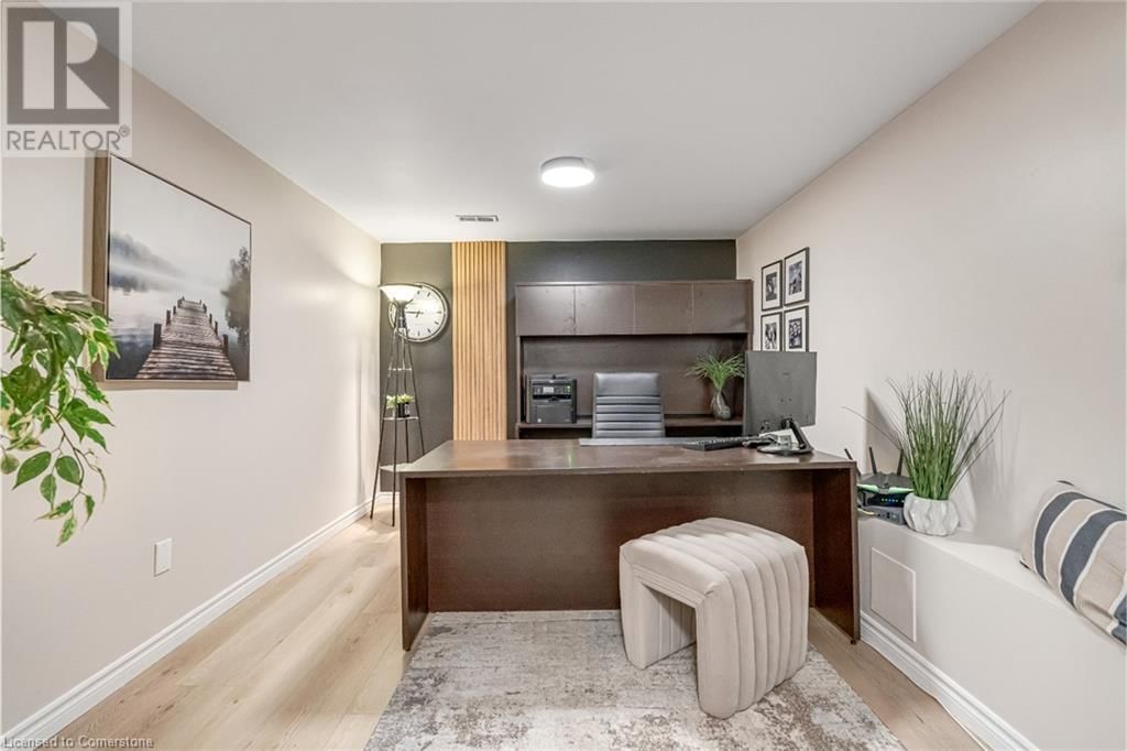 1351 BRYANSTON COURT Image 36