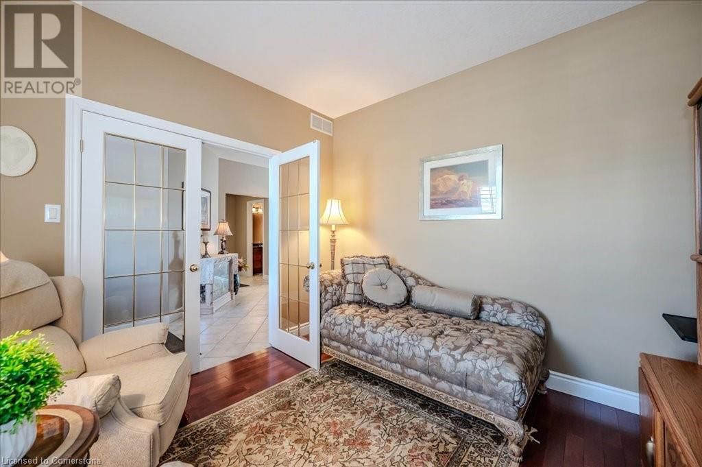 449 KELSO DRIVE Image 9