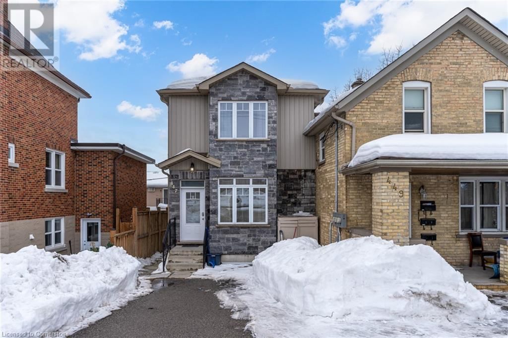 447 STIRLING AVENUE SOUTH Image 1