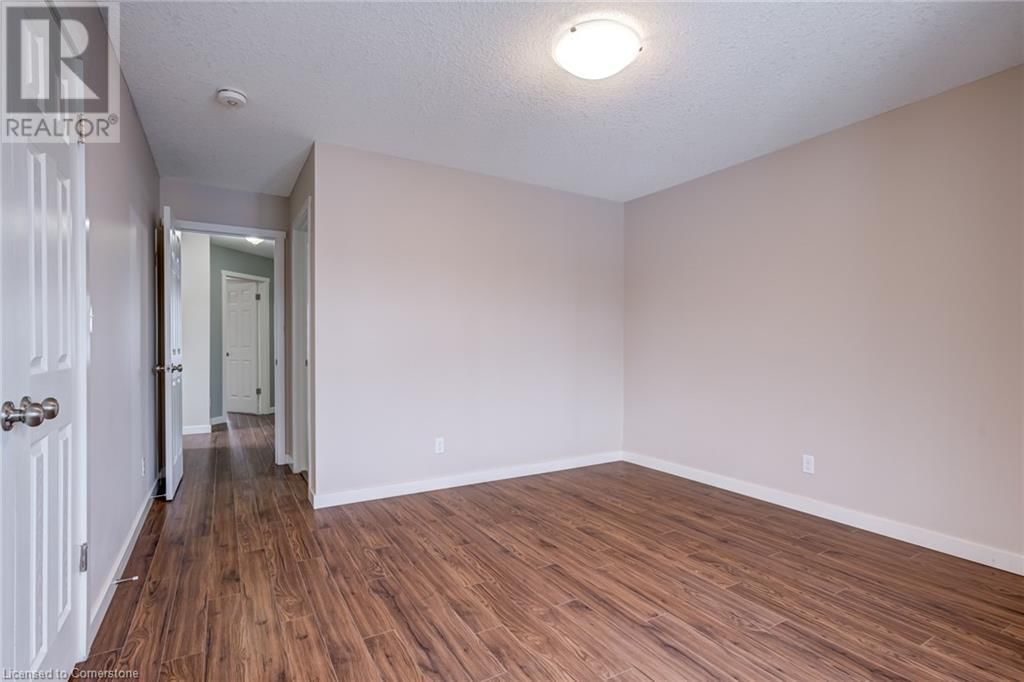 447 STIRLING AVENUE SOUTH Image 22