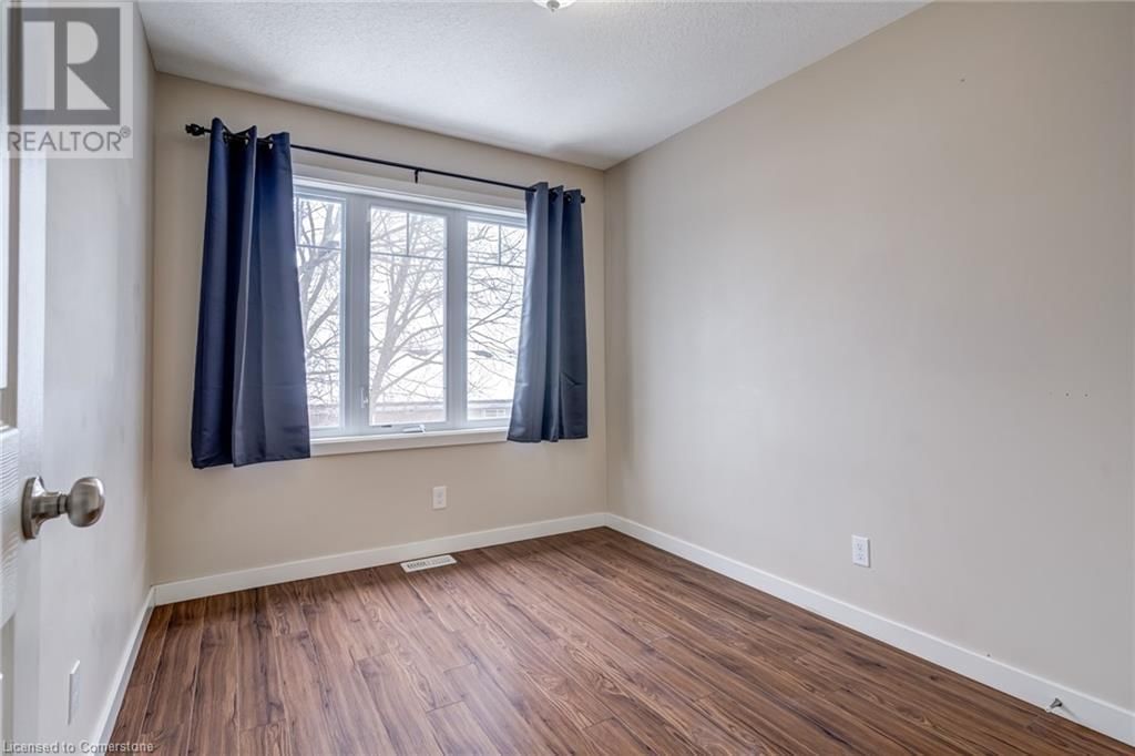 447 STIRLING AVENUE SOUTH Image 27