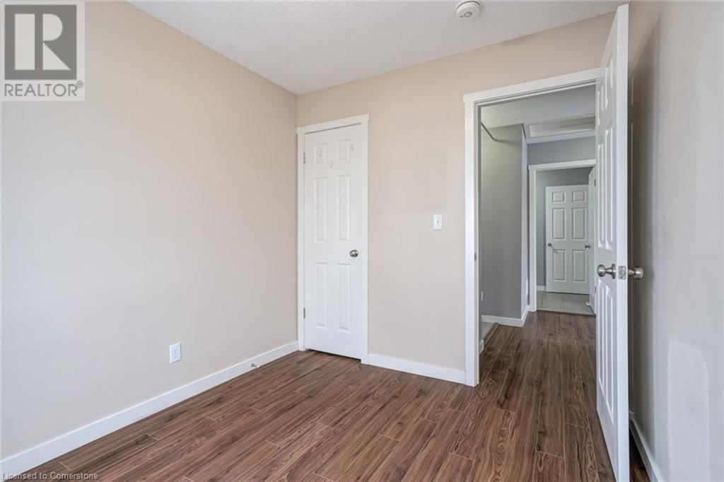 447 STIRLING AVENUE SOUTH Image 28