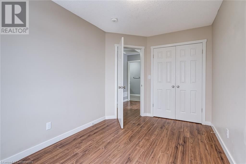 447 STIRLING AVENUE SOUTH Image 30