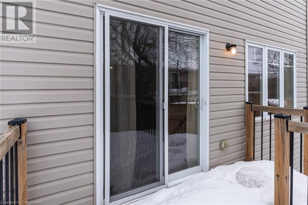 447 STIRLING AVENUE SOUTH Image 32