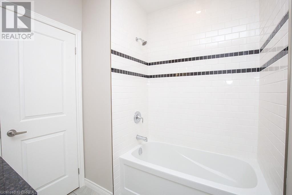 355 WELLINGTON STREET Image 11