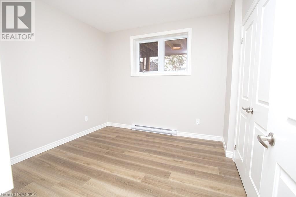 355 WELLINGTON STREET Image 13