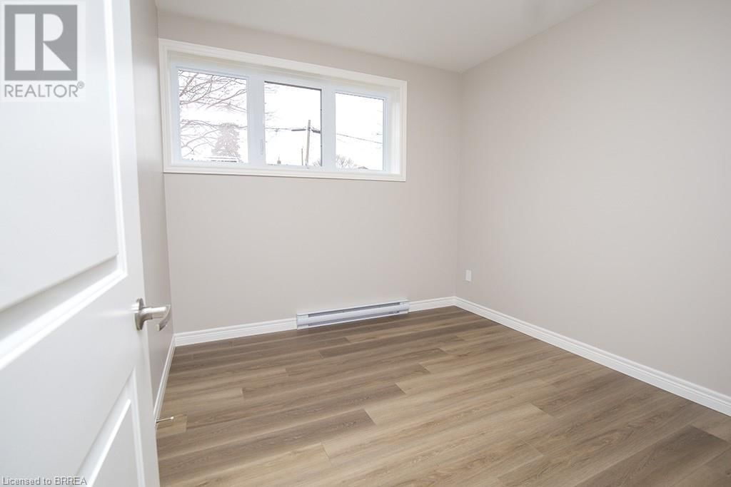 355 WELLINGTON STREET Image 16