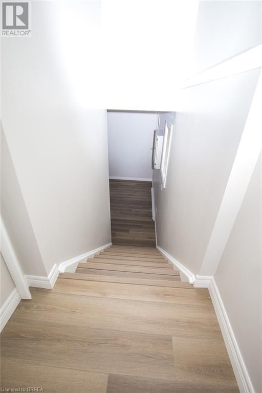 355 WELLINGTON STREET Image 24