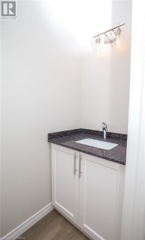 355 WELLINGTON STREET Image 28