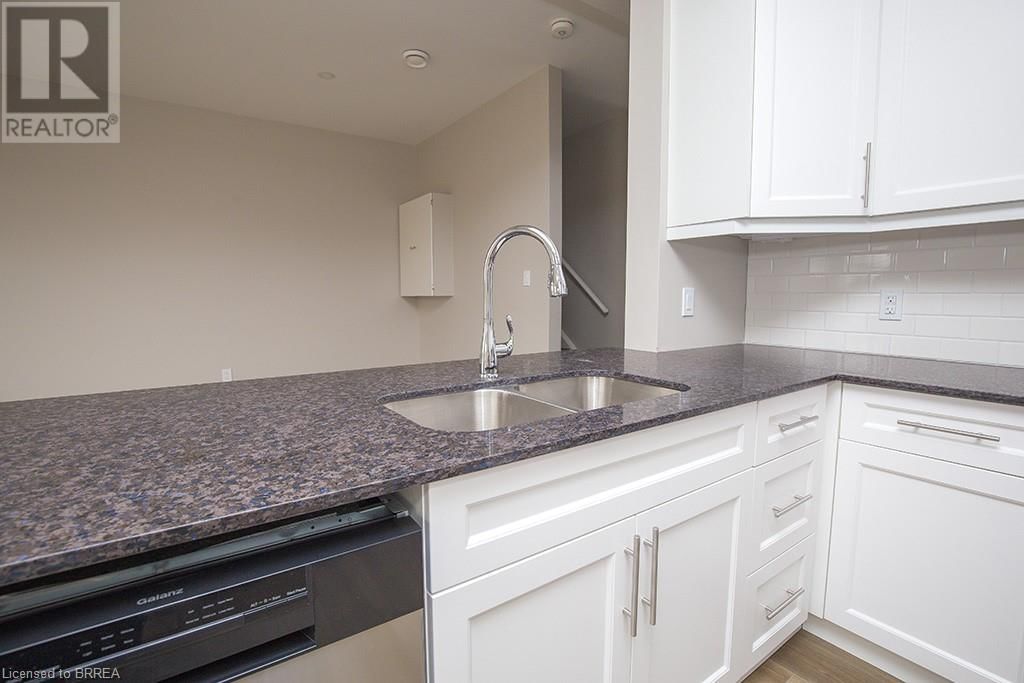 355 WELLINGTON STREET Image 33