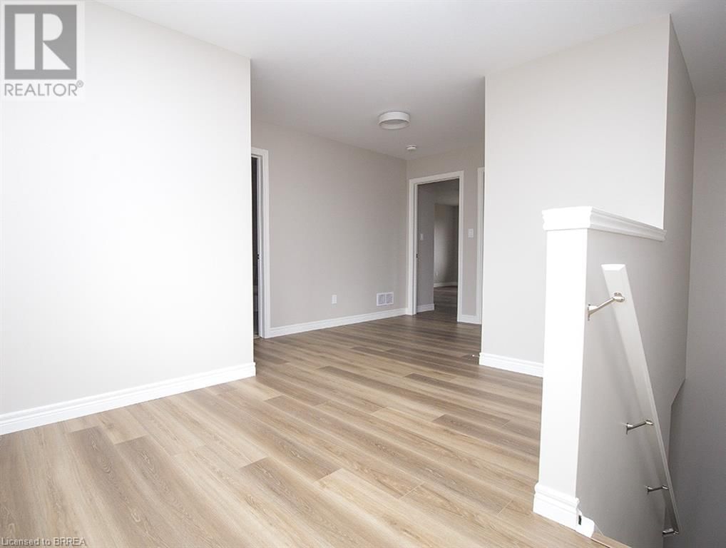 355 WELLINGTON STREET Image 39
