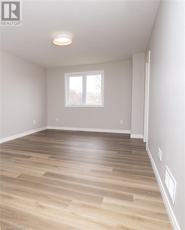 355 WELLINGTON STREET Image 44