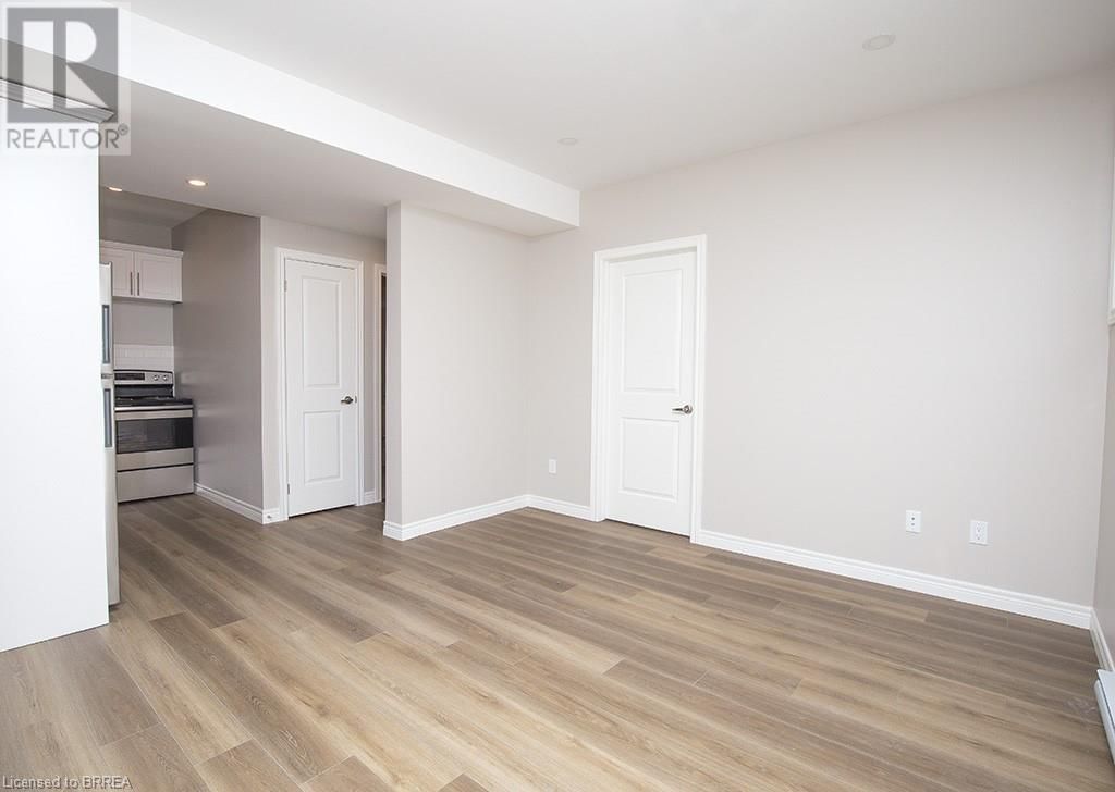 355 WELLINGTON STREET Image 5
