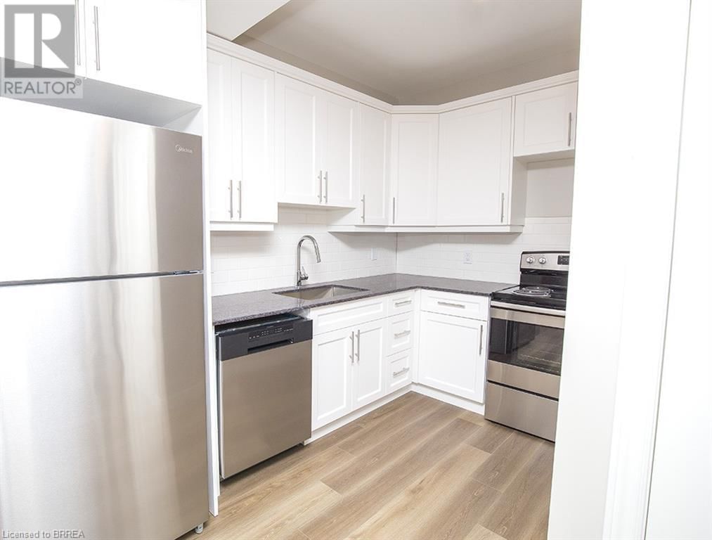 355 WELLINGTON STREET Image 8