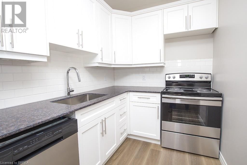 355 WELLINGTON STREET Image 9