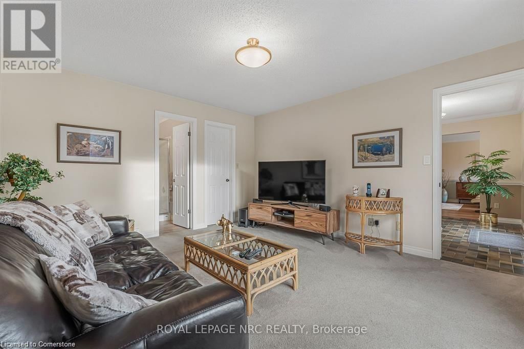 38 COLONEL BUTLER CRESCENT Image 10