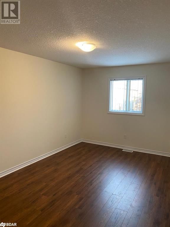 1751 BAYSWATER CRESCENT Image 12