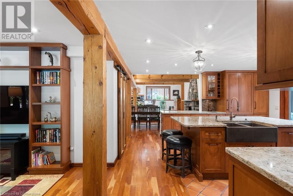 1194 STIRLING DRIVE Image 11