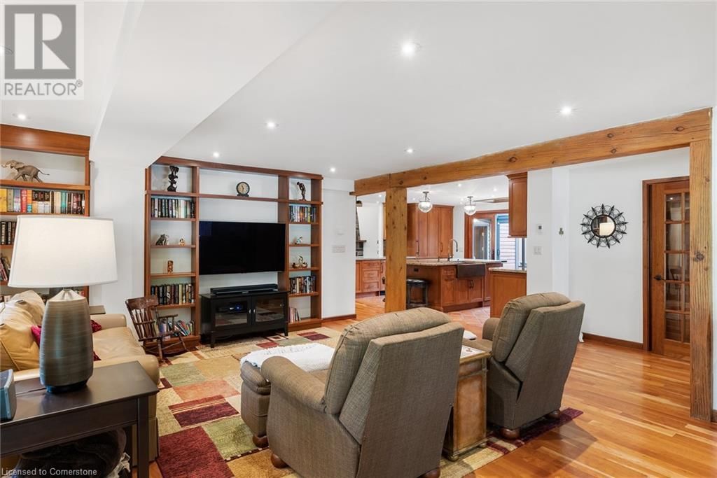 1194 STIRLING DRIVE Image 12