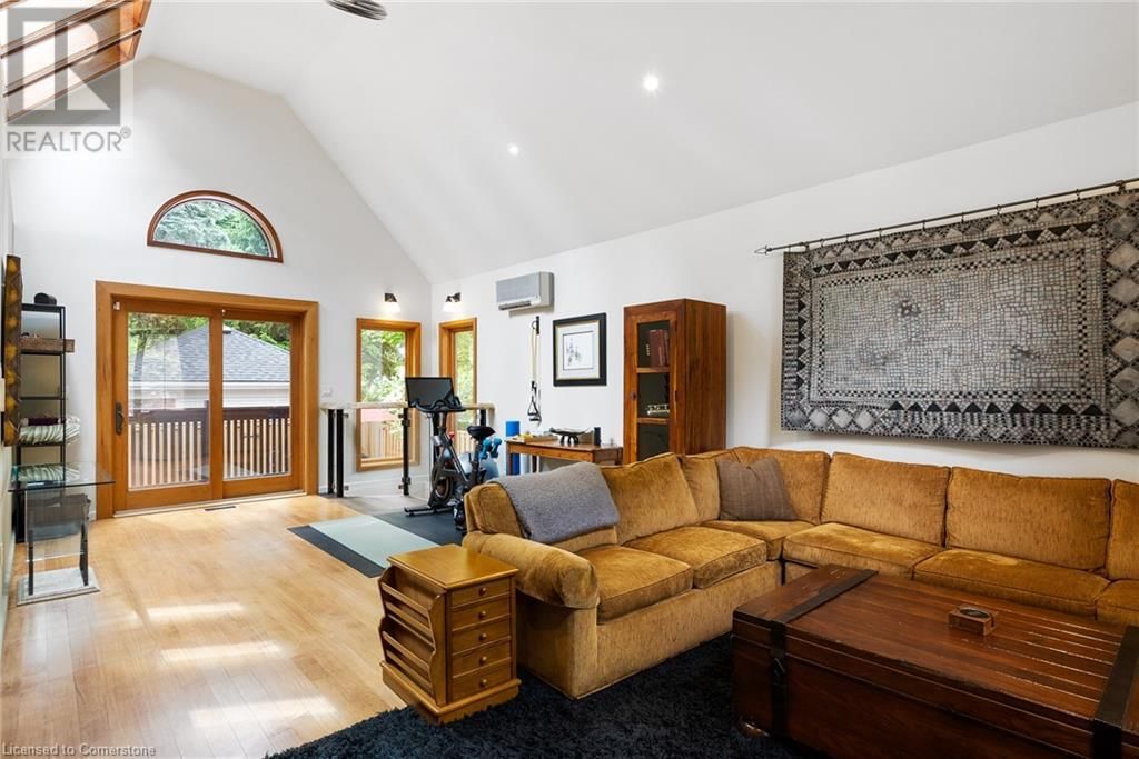 1194 STIRLING DRIVE Image 31