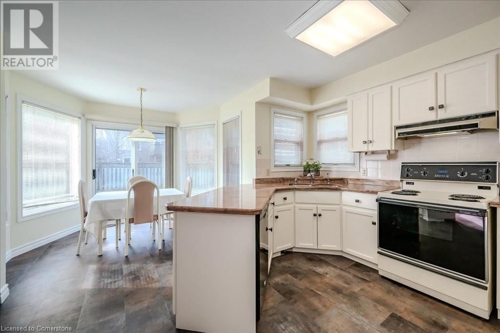 53 LYNNVALLEY CRESCENT Image 16