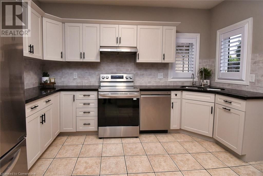 47 SURREY DRIVE Image 19