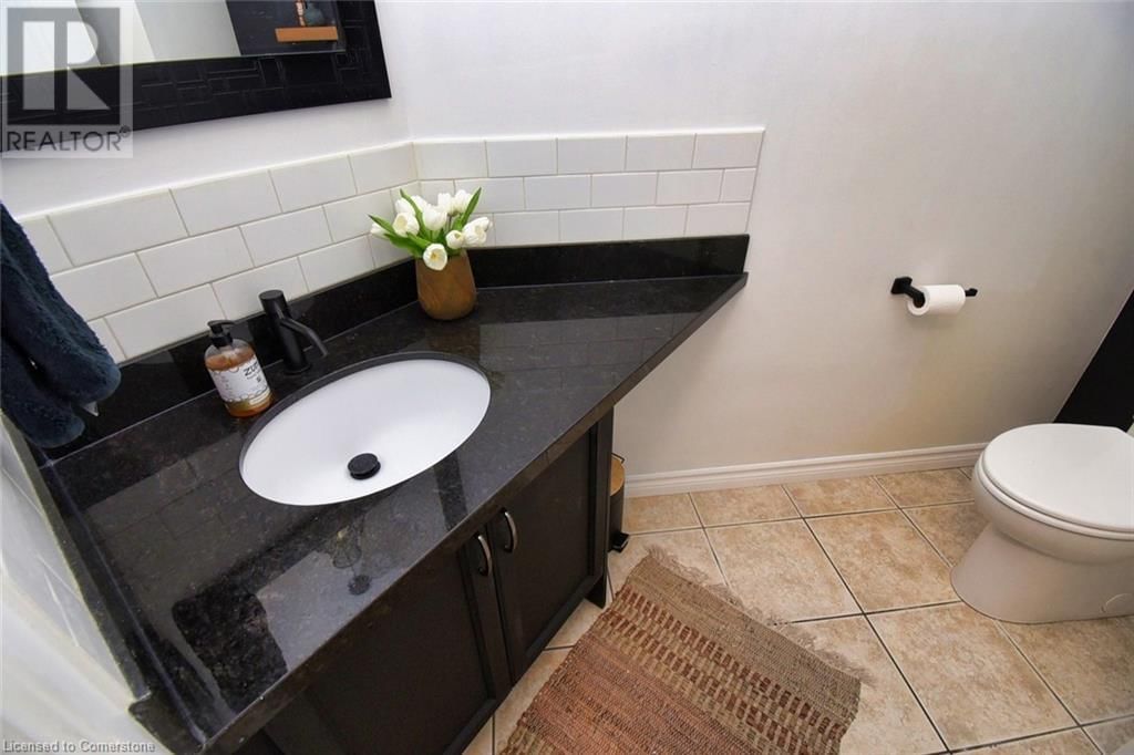 47 SURREY DRIVE Image 20