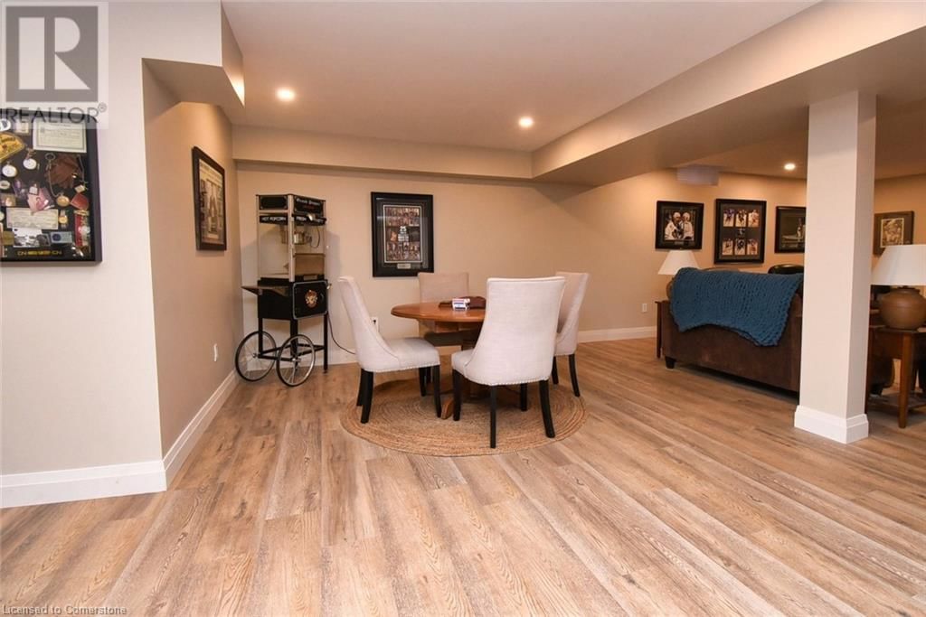 47 SURREY DRIVE Image 41