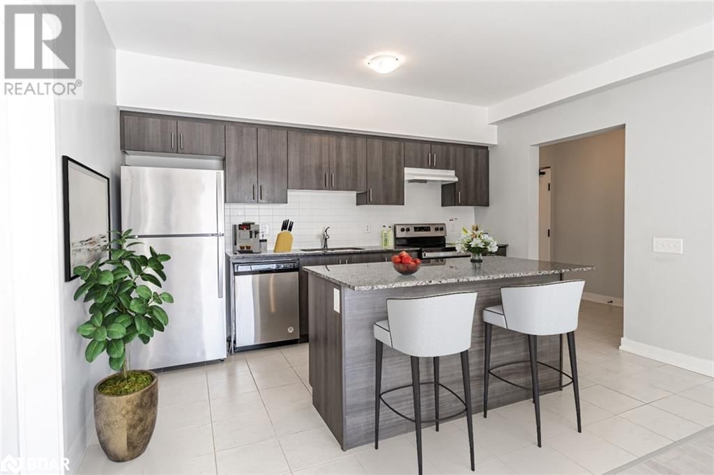 215 - 4 SPICE WAY Image 1