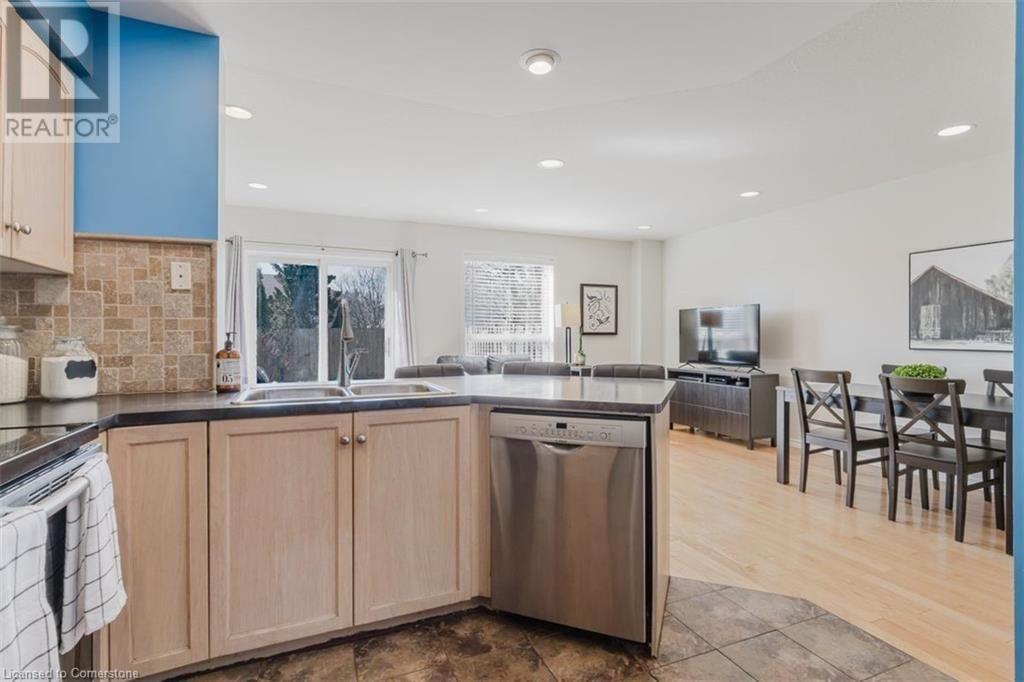 66 FOXBOROUGH DRIVE Image 11