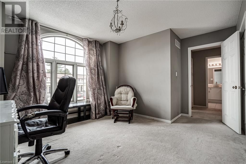 19 CLAUDETTE GATE Image 30