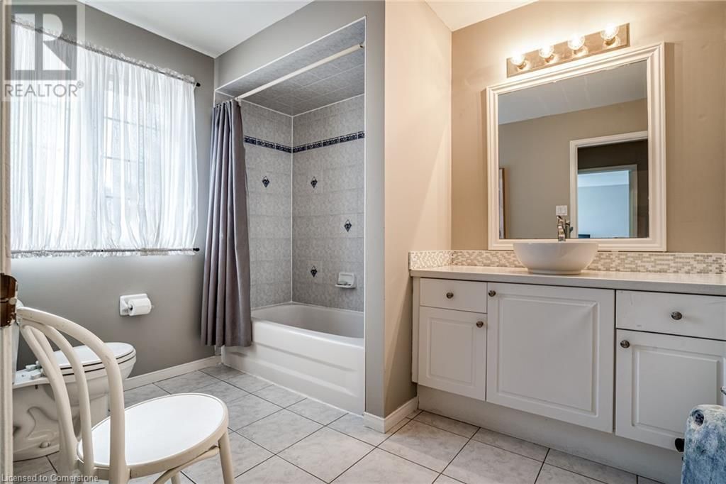 19 CLAUDETTE GATE Image 33