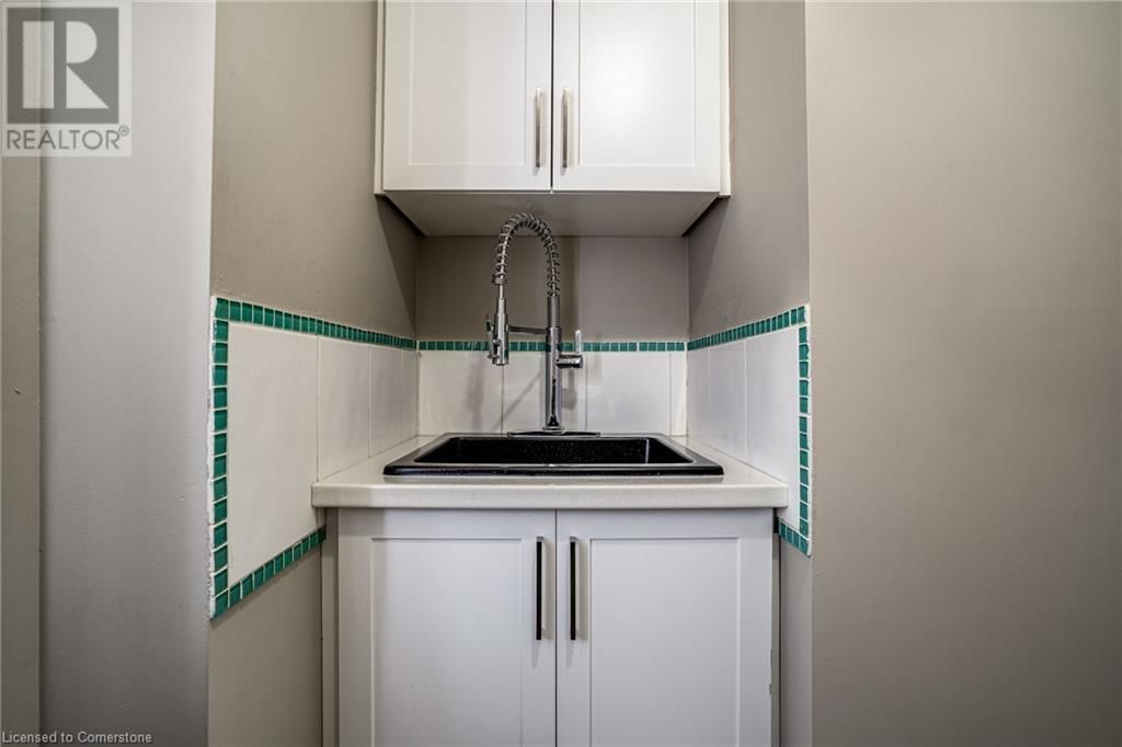 19 CLAUDETTE GATE Image 35