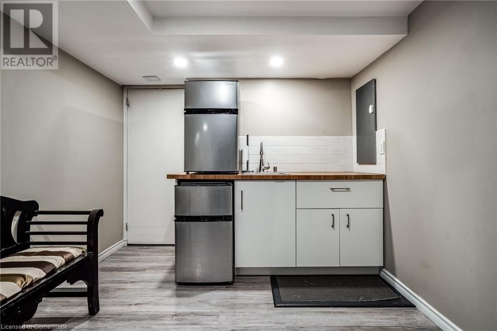 19 CLAUDETTE GATE Image 37