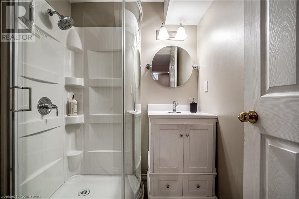 19 CLAUDETTE GATE Image 38